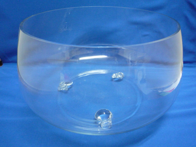 新品！ガラス製の3本足の器(ウツワ/湯呑み/ゆのみ)型の金魚鉢 - 夢 市 場
